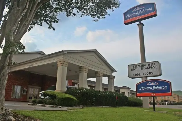 Howard Johnson by Wyndham Beaumont