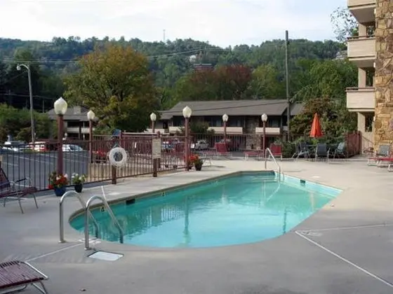 Howard Johnson by Wyndham Downtown Gatlinburg