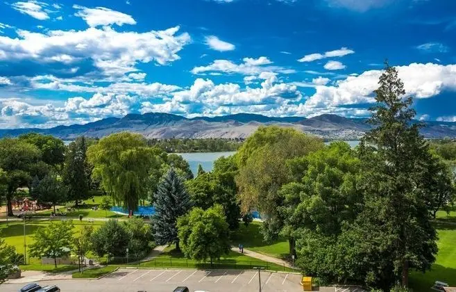 Howard Johnson by Wyndham Downtown Kamloops - Genel