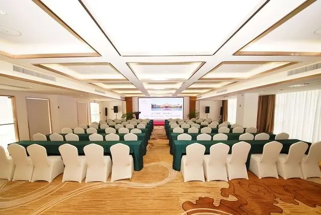 Howard Johnson by Wyndham Hot Springs Hotel Chaozhou - İş / Konferans