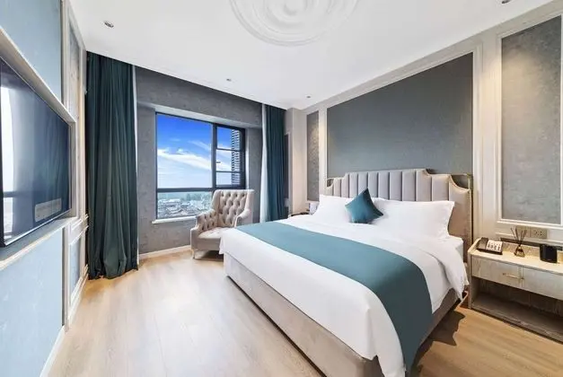 Howard Johnson by Wyndham Lake Serenity Hot Springs Xichang