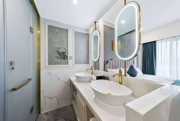 Howard Johnson by Wyndham Lake Serenity Hot Springs Xichang - Banyo Tipleri