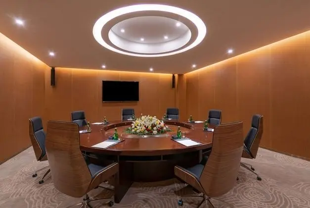 Howard Johnson by Wyndham LakeView Hotel Kunming - İş / Konferans