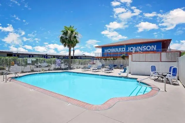 Howard Johnson by Wyndham Las Vegas near the Strip