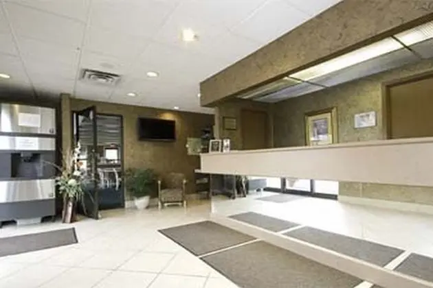 Howard Johnson by Wyndham Niagara Falls - Lobi