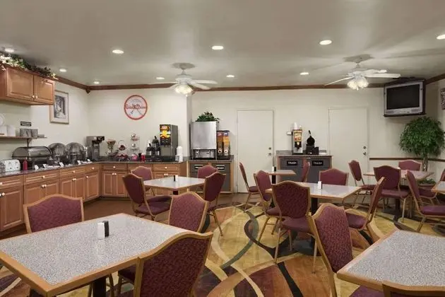 Howard Johnson by Wyndham Oklahoma City