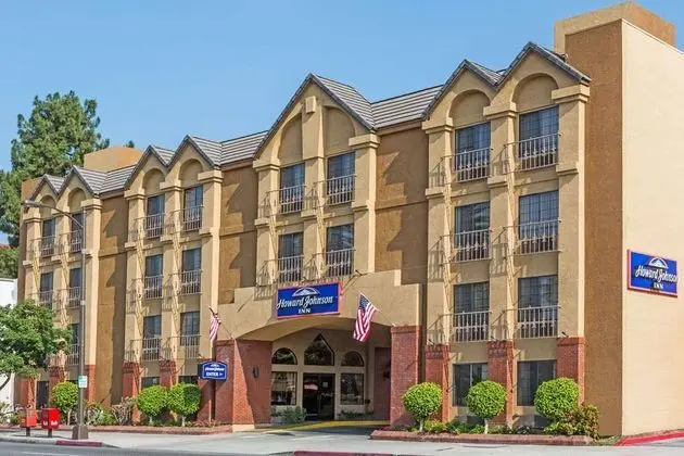 Howard Johnson by Wyndham Pasadena