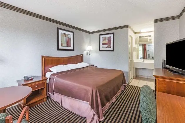 Howard Johnson by Wyndham Rocky Hill