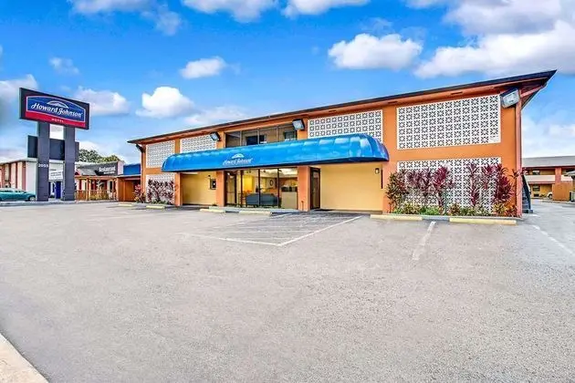 Howard Johnson Hotel by Wyndham Tampa Arpt/Stadium