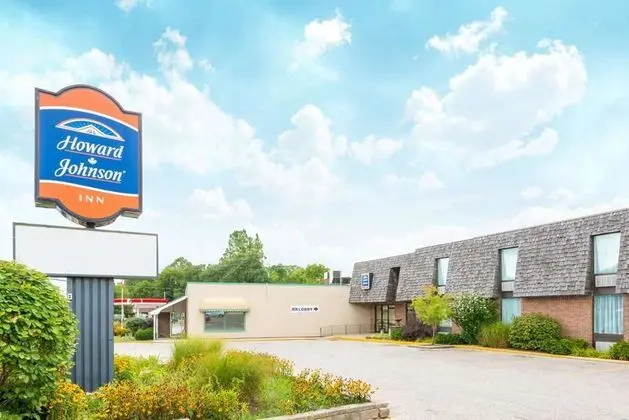 Howard Johnson by Wyndham Tillsonburg - 1