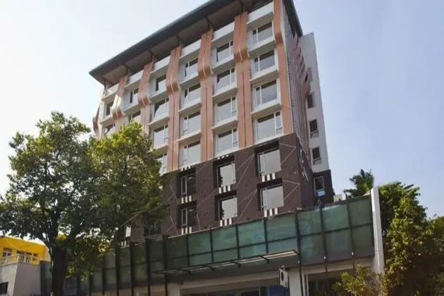 The HQ - 1