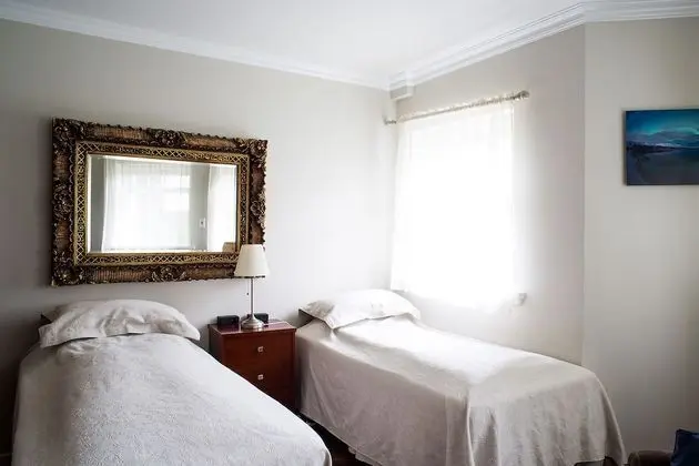 Hrafninn Guesthouse - Oda