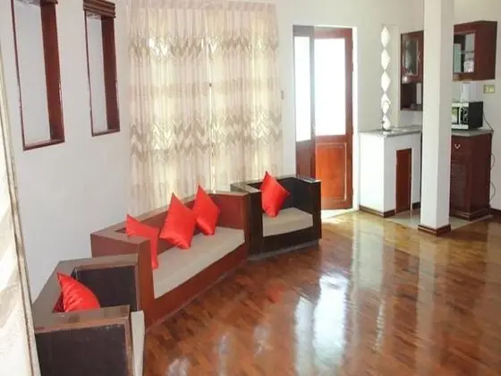 Hsaung Thazin Hotel Pyin Oo Lwin - Lobi