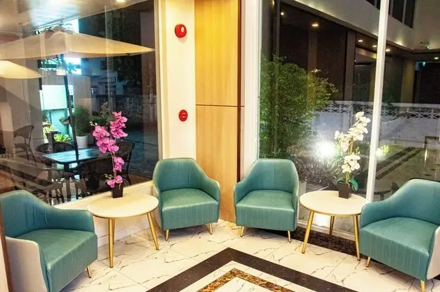 HT9 HOTEL - Lobi