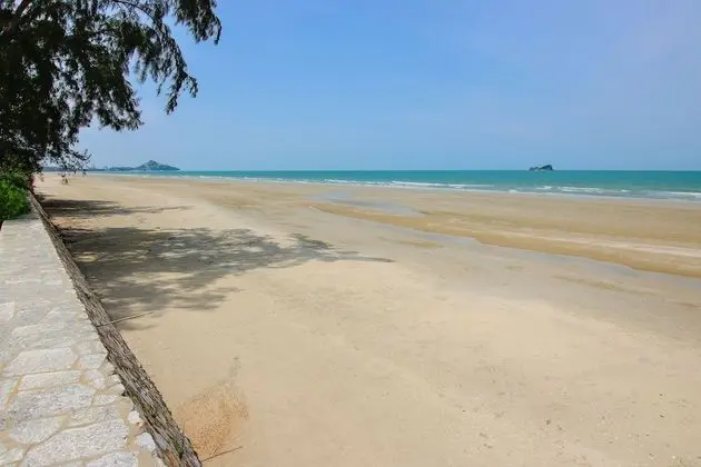 Hua Hin Luxury Beachfront Condo By Mon - Plaj