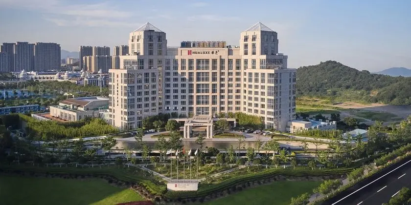 Hualuxe Ningbo Harbor City