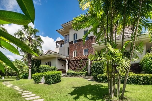 Huayu La Floret Resort Yalong Bay