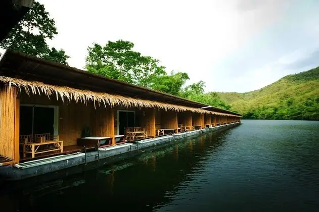 The Hub Erawan Resort