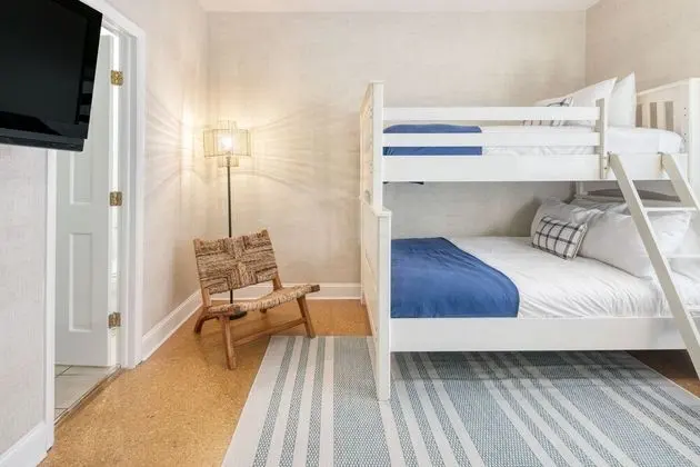 Huckleberry by Avantstay Classic Charleston Home Close to Beach Outdoor Dining - İç Mekan