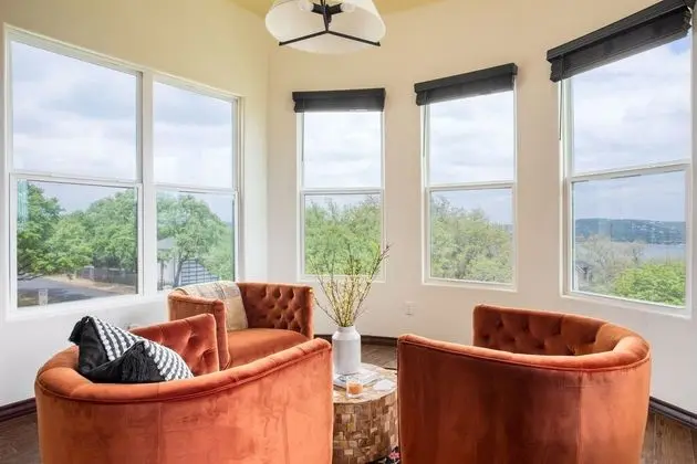 Hudson by Avantstay Magnificent Home w/ Beautiful Views, Multiple Living Areas, Pool & Games! - İç Mekan