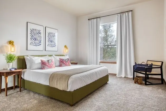 Hudson by Avantstay Magnificent Home w/ Beautiful Views, Multiple Living Areas, Pool & Games! - İç Mekan