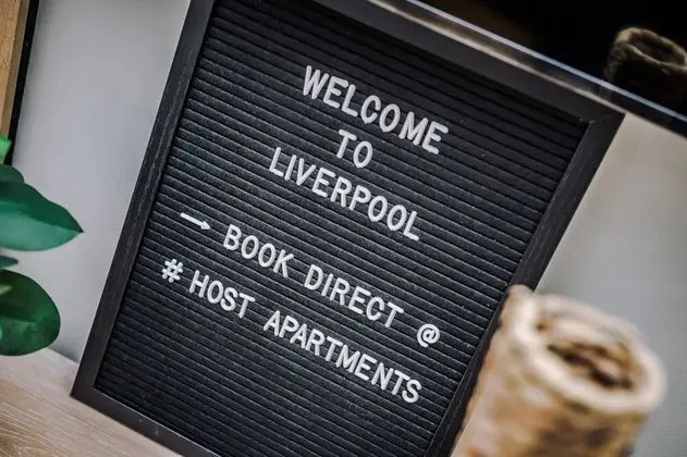 Huge 3 Bed Apt in Central Liverpool 3 En Suites Netflix Wifi
