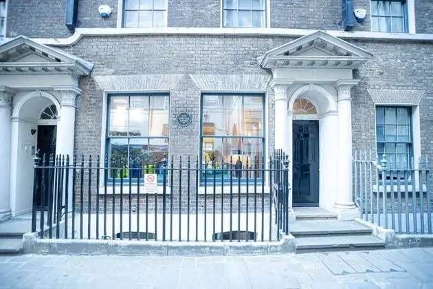 Huge 4BR Home near Liverpool St Station