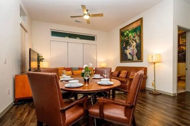 Huge Condo Great Price I Downtown Houston - İç Mekan