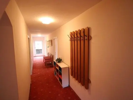 Huge Holiday Home in Hopfgarten im Brixental near Ski Lift - İç Mekan