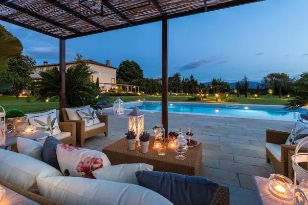 Villa Hugo in Lucca With 4 Bedrooms and 1 Bathrooms