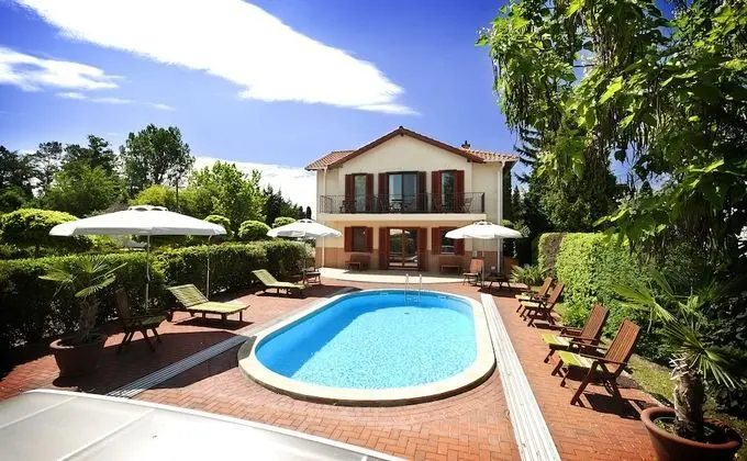 Hullám Villa