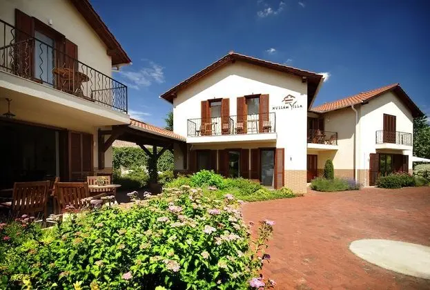 Hullám Villa - Dış Mekan