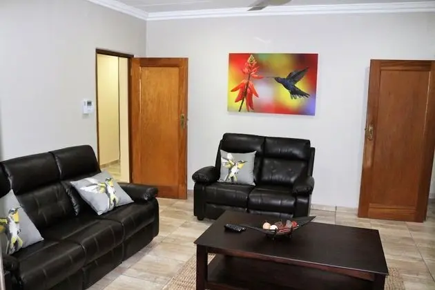 Hummingbirds Nest Guesthouse - Lobi