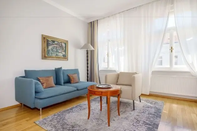 Hunger Wall Residence - Öne Çıkan Resim