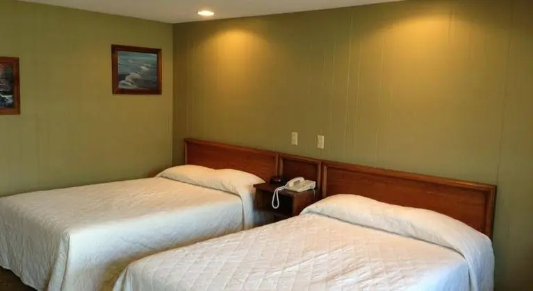 Hunters Green Motel