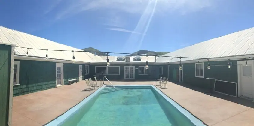 Hunter's Hot Springs - Havuz