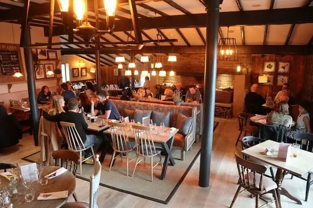 The Huntsman Inn - Yerinde Yemek