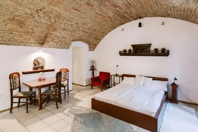 Hunyadi 4 Apartment I.