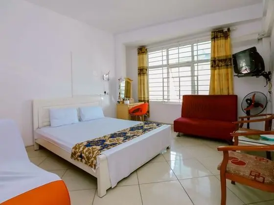 Huong Quynh Hotel