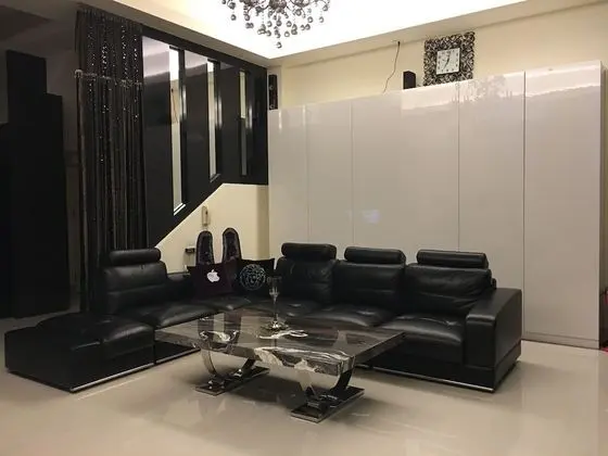 Husband Homestay