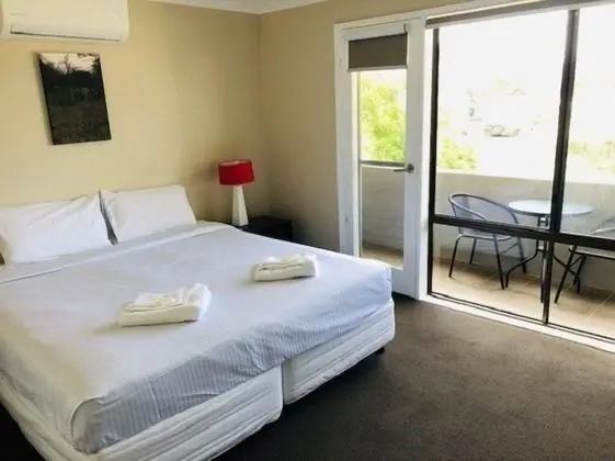 HUSKISSON BEACH RESORT
