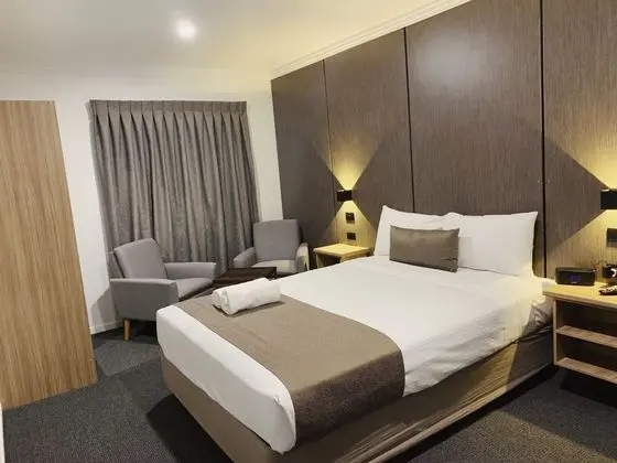 HUSKISSON BEACH MOTEL