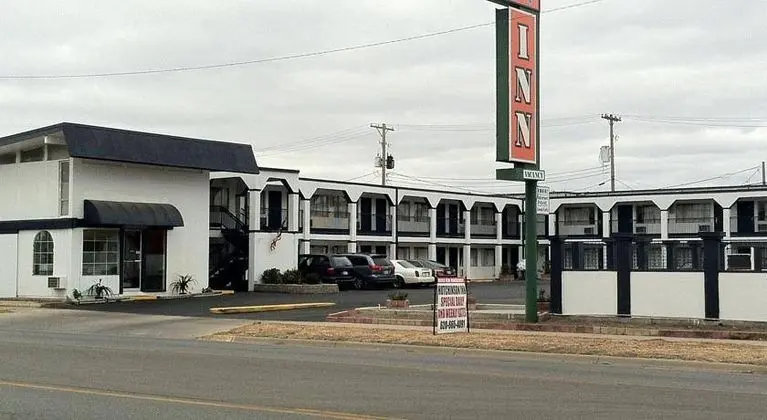 Hutchinson Inn