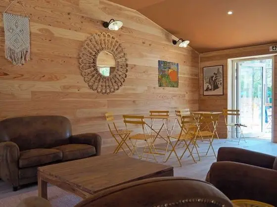 Huttopia Fontvieille - Lobi