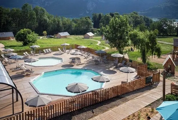 Huttopia Lac d'Aiguebelette - Havuz