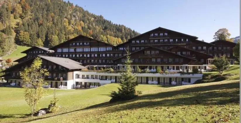 HUUS Hotel Gstaad-Saanen