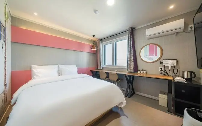 Hwaseong Hotel Jebudo