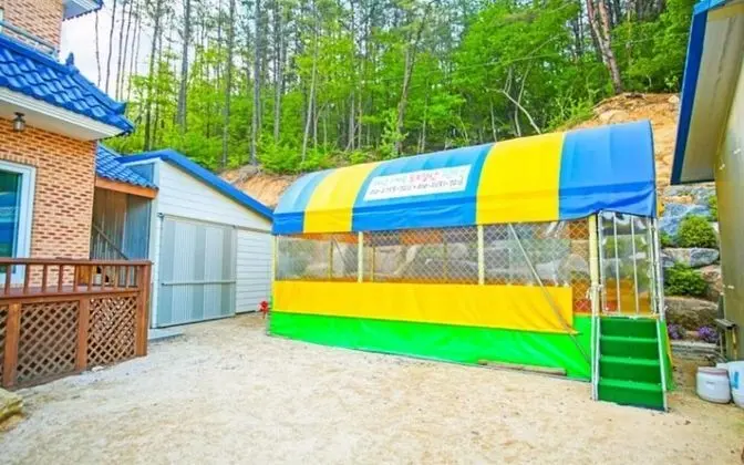 Hwayang Gyegok Domyeongsan Pension