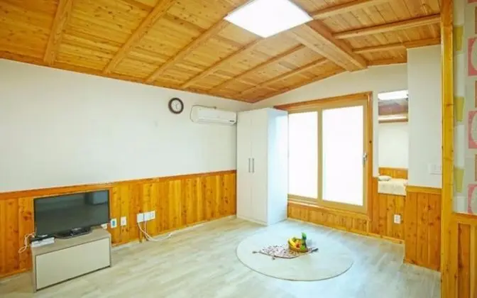 Hwayang Gyegok Domyeongsan Pension - Oda