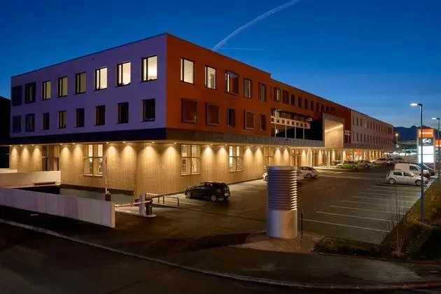 HWest Hotel Hall - 1